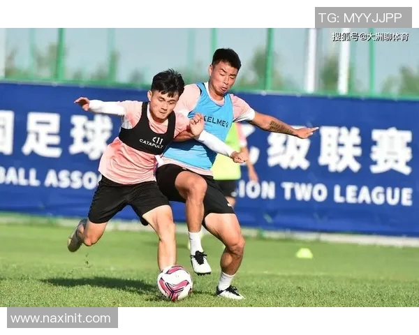 武汉足球队团队协作引发热议球迷对战术配合和球员默契提出不同看法 武汉足球队团队协作引发热议球迷对战术配合和球员默契提出不同看法