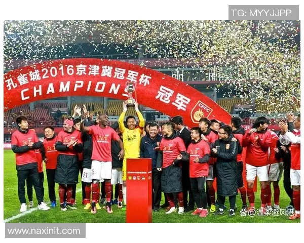 红色足球明星代言名单揭秘:他们如何影响品牌与球迷的心灵连接 红色足球明星代言名单揭秘:他们如何影响品牌与球迷的心灵连接