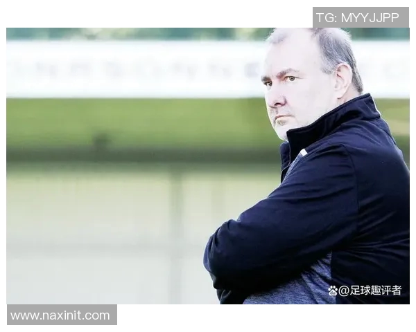 足球明星不幸遇难震惊全球球迷引发广泛哀悼与追忆 足球明星不幸遇难震惊全球球迷引发广泛哀悼与追忆